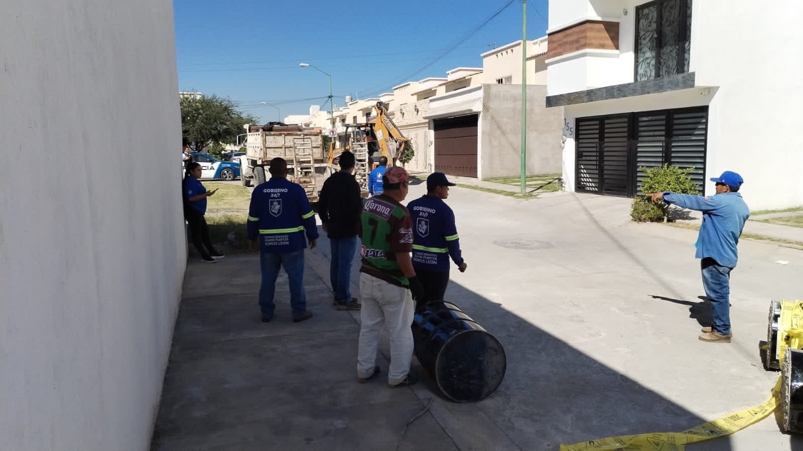 Atiende Obra Pública peticiones para desbloquear calles cerradas por vecinos