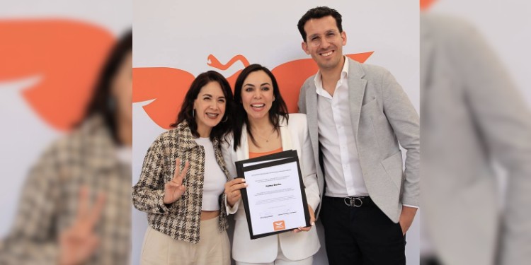 Yulma Rocha se registra como precandidata a la gubernatura por el MC