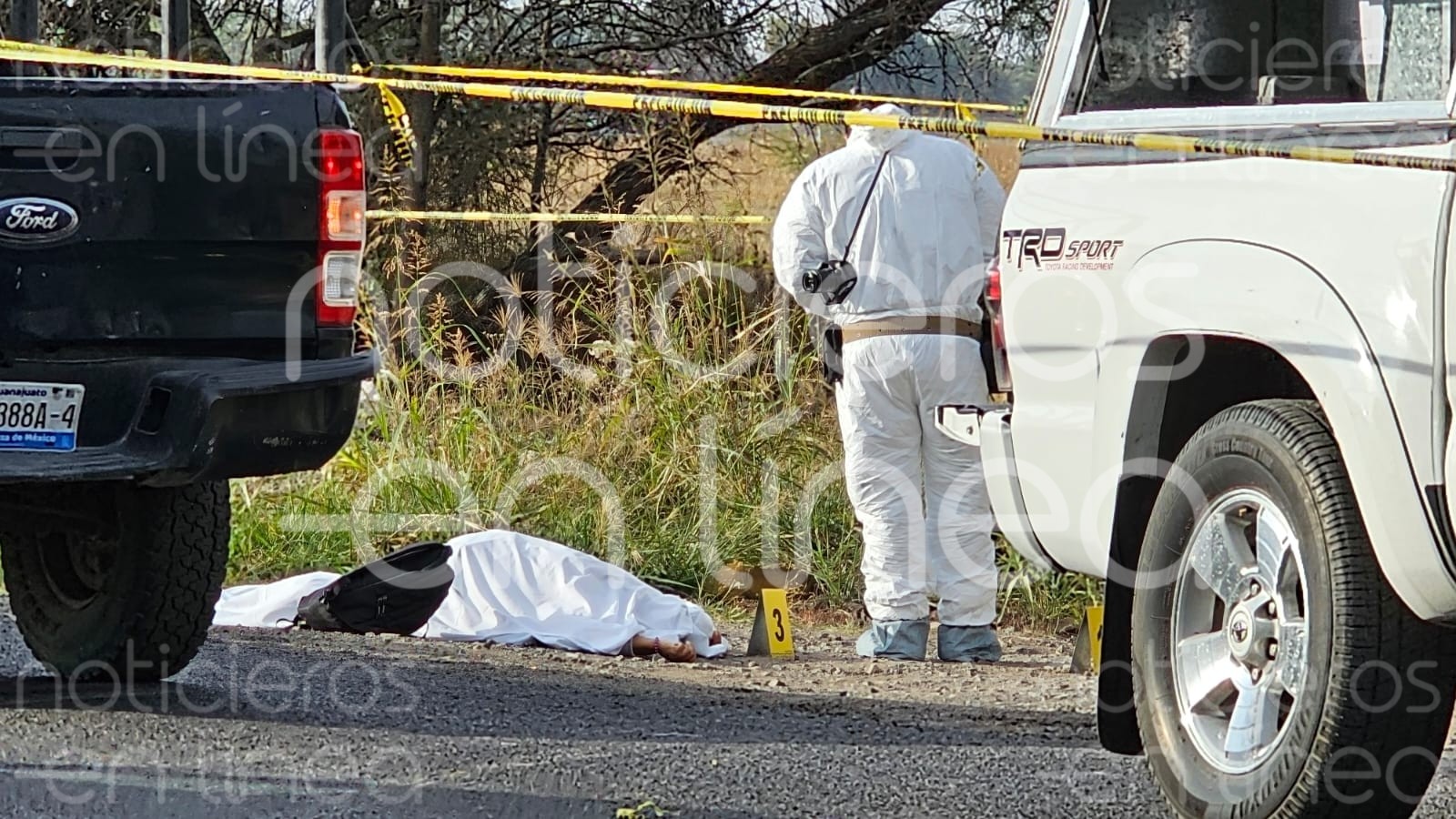Hallan a mujer sin vida a la orilla de la carretera en León