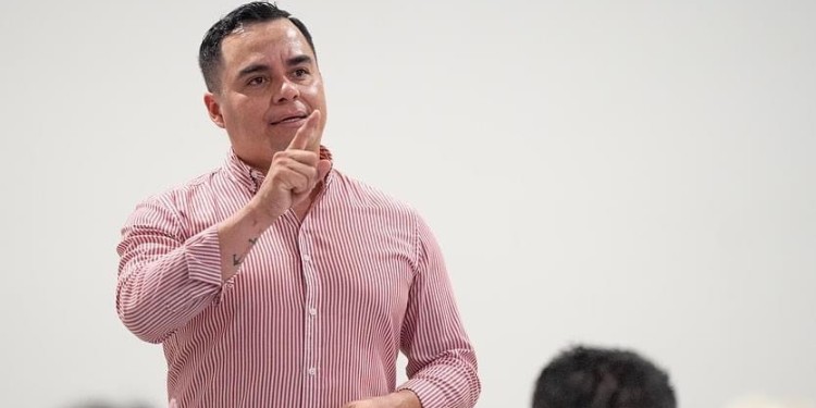 Director del INGUDIS alza la mano por la diputación en las elecciones del 2024