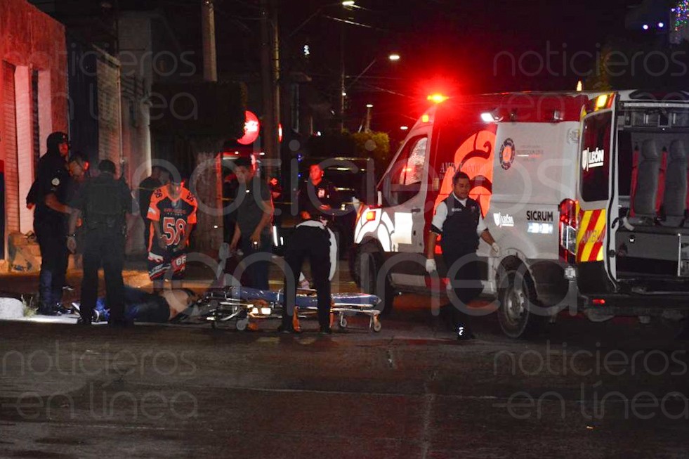 Regresaba del tianguis y lo atacan a balazos en San Juan Bosco