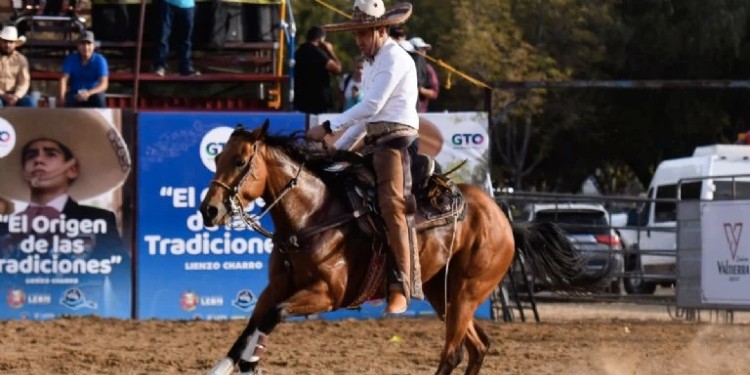 Familias charras manifiestan inconformidad por no incluirlos en la Feria de León