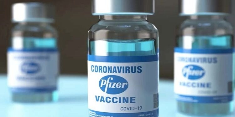 Pese a su precio, leoneses comprarían vacunas Pfizer vs Covid-19