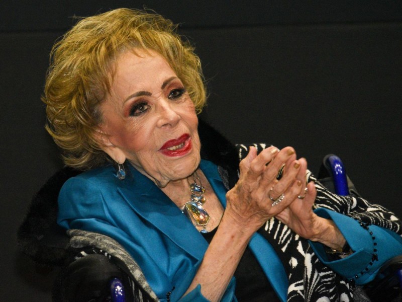 Silvia Pinal está delicada de gripa, aclara Pepillo Origel