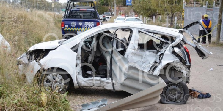 Conductor pierde las piernas en aparatoso accidente en la León-Lagos