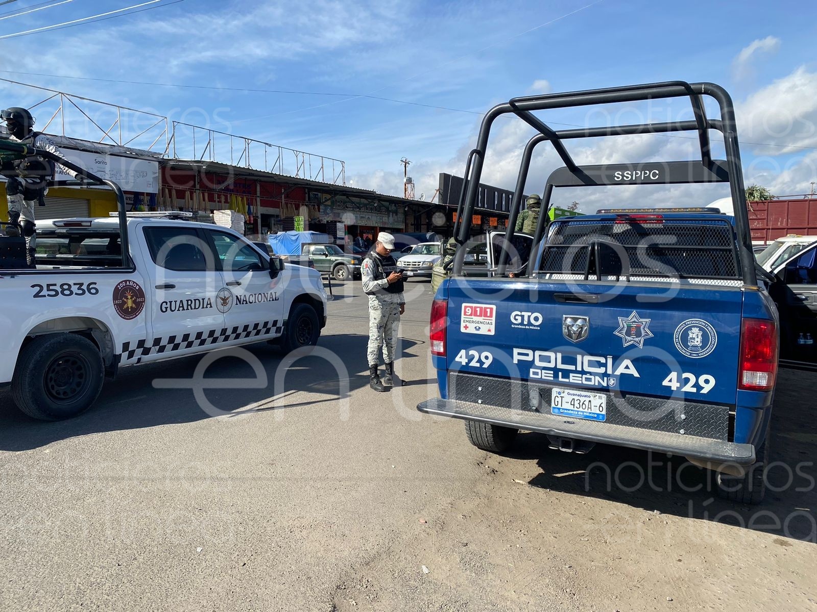 Balean a un comerciante de tenis en la Central de Abastos de León