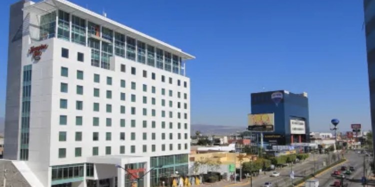 Urgen hoteleros de León a reglamentar ley de plataformas de hospedaje