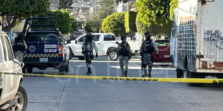 Asesinan a hombre en Ciudad Satélite; mujer muere de la impresión