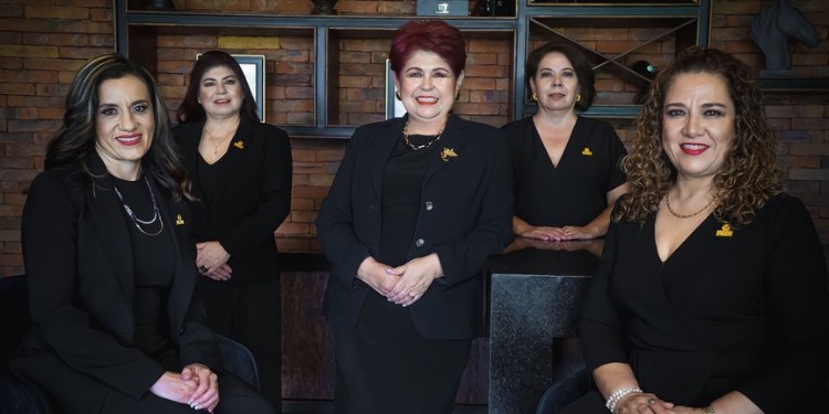 Empresarias están capacitadas para puestos de elección popular: Amexme