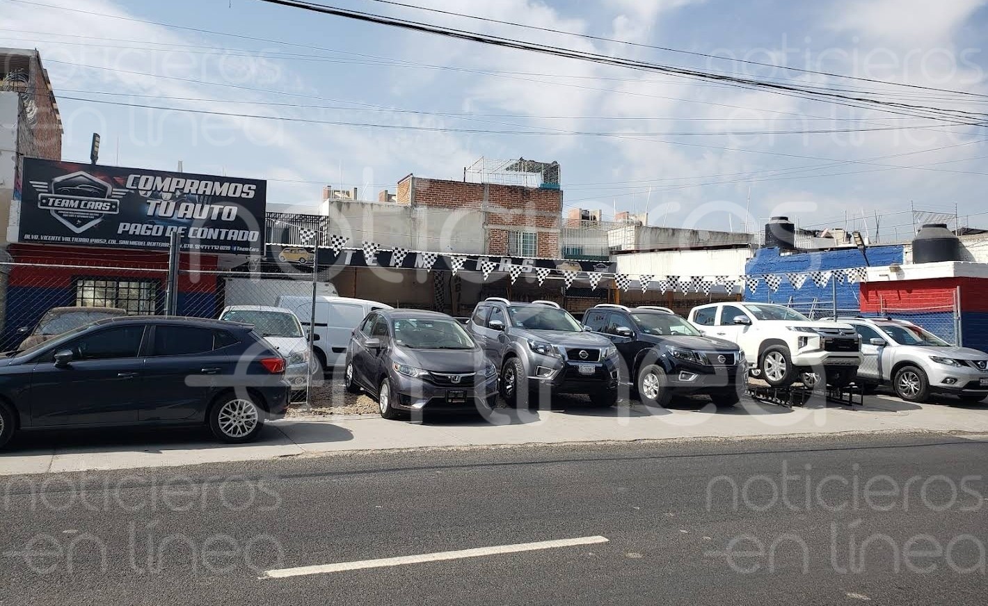 Recuperan camionetas de lujo robadas de un lote en León