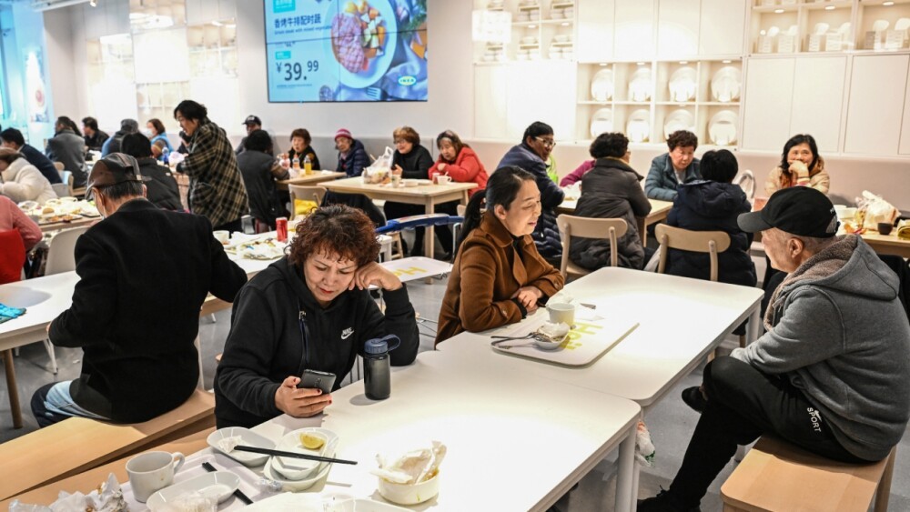 Éxito en el Amor: Adultos mayores de China encuentran pareja en Ikea