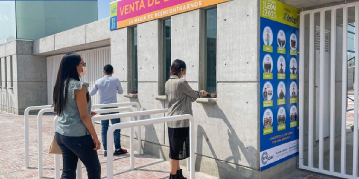 Respaldan hoteleros nueva forma de entregar pulseras para conciertos de la Feria
