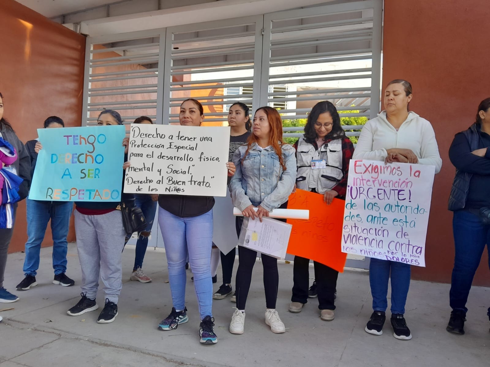 Separan a maestra de primaria en León señalada por violencia escolar