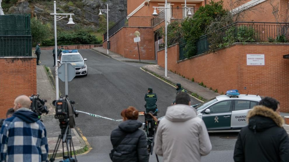 Dos hermanos apuñalan a su madre en Castro Urdiales
