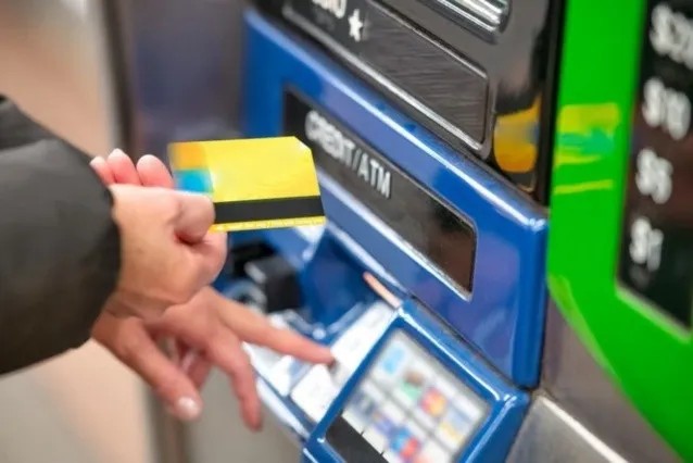 Resolución de Banxico impacta a usuarios de BBVA, Santander y Banorte