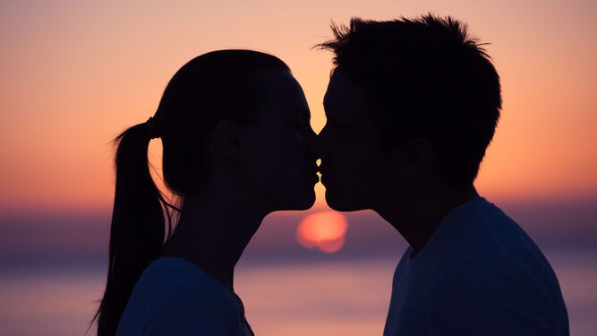 Regalos de San Valentín, el reflejo del consumismo y ‘amor líquido’: socióloga