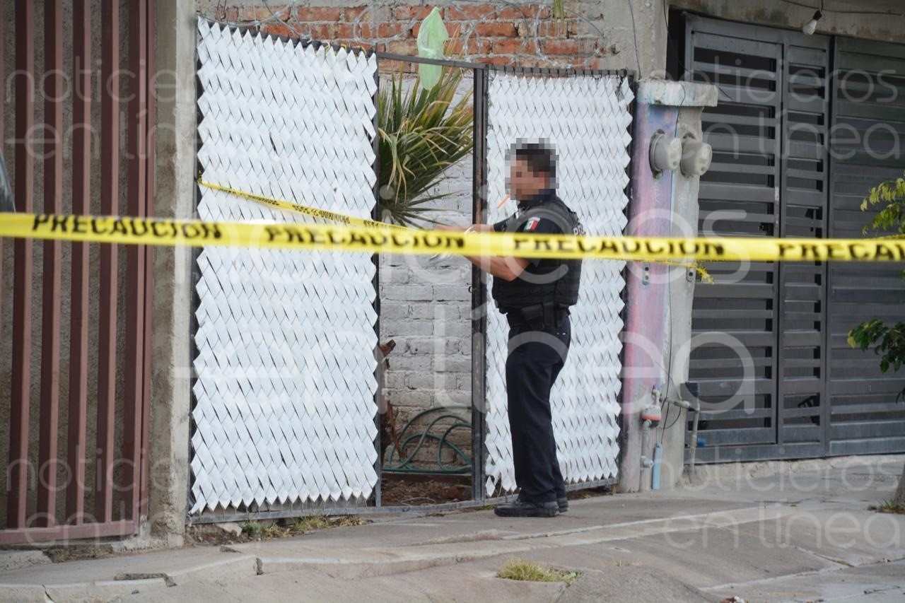 Encuentran a mujer muerta en la sala de su casa en León