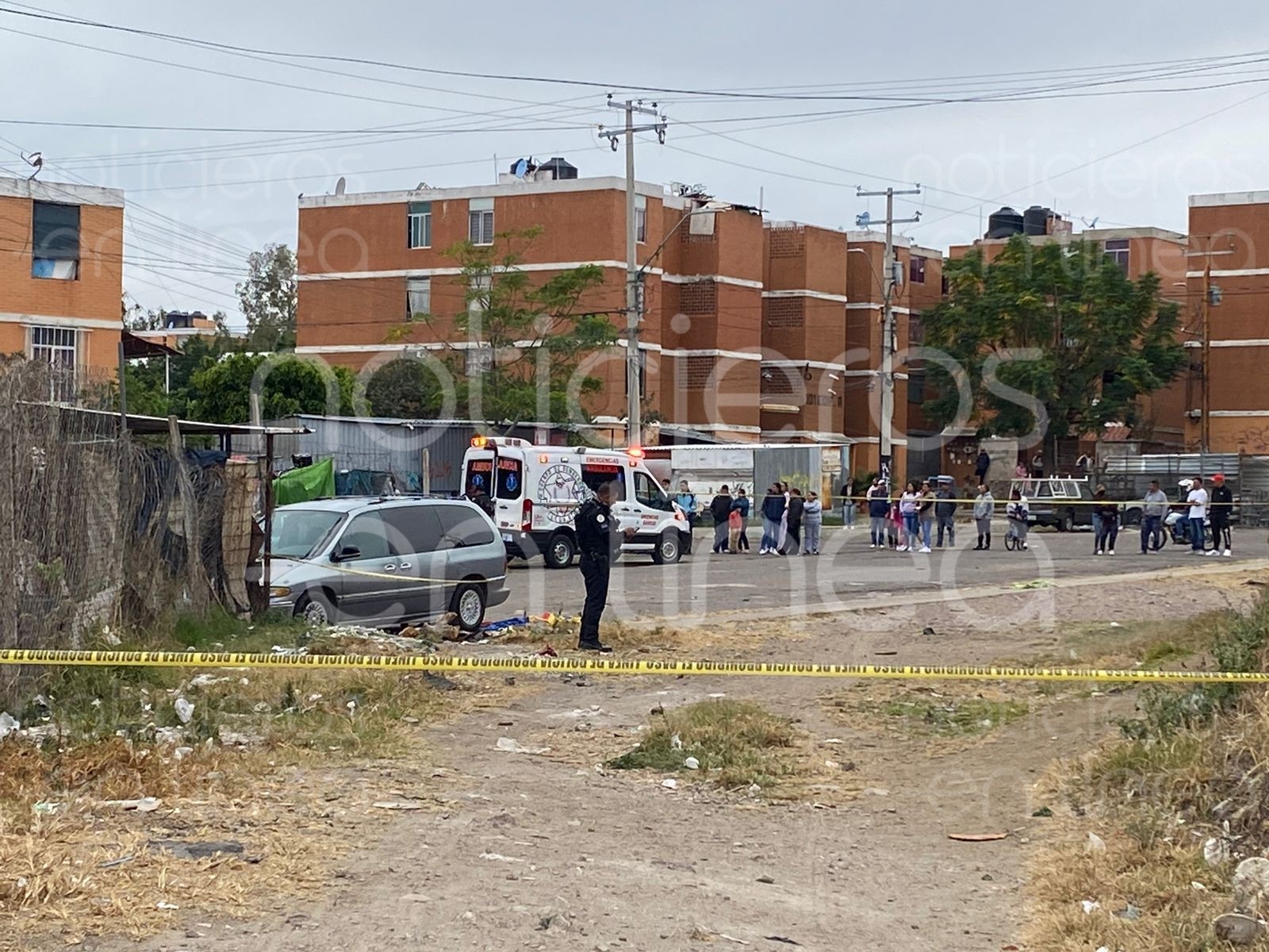 Le disparan a tres menores de edad en Las Hilamas