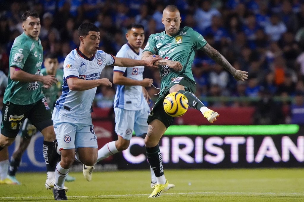 La Máquina del Cruz Azul arrolla a 'La Fiera'