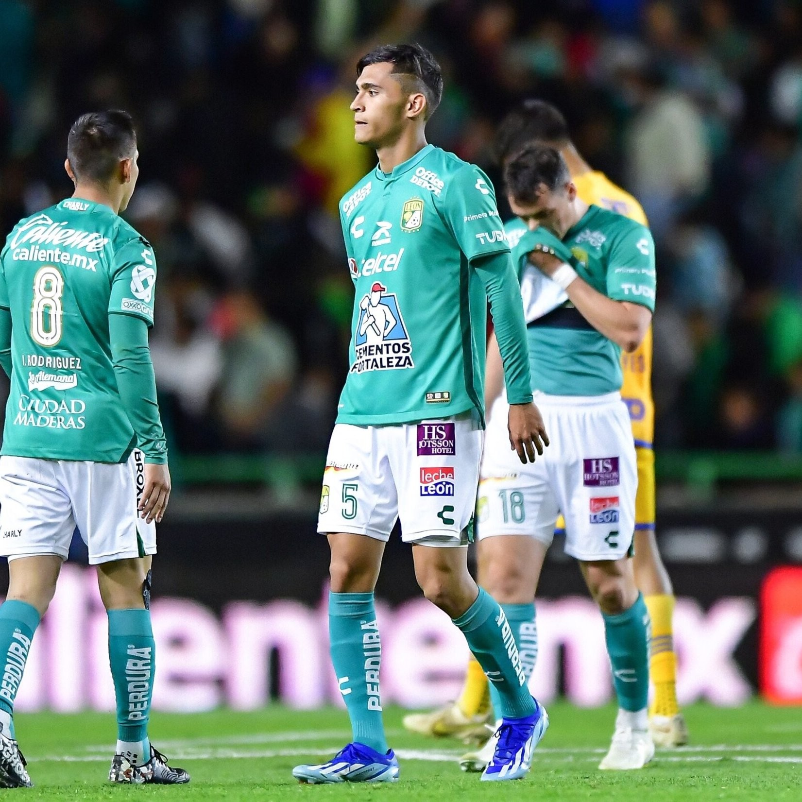 Otra baja en el Club León: Fidel Ambriz está lesionado