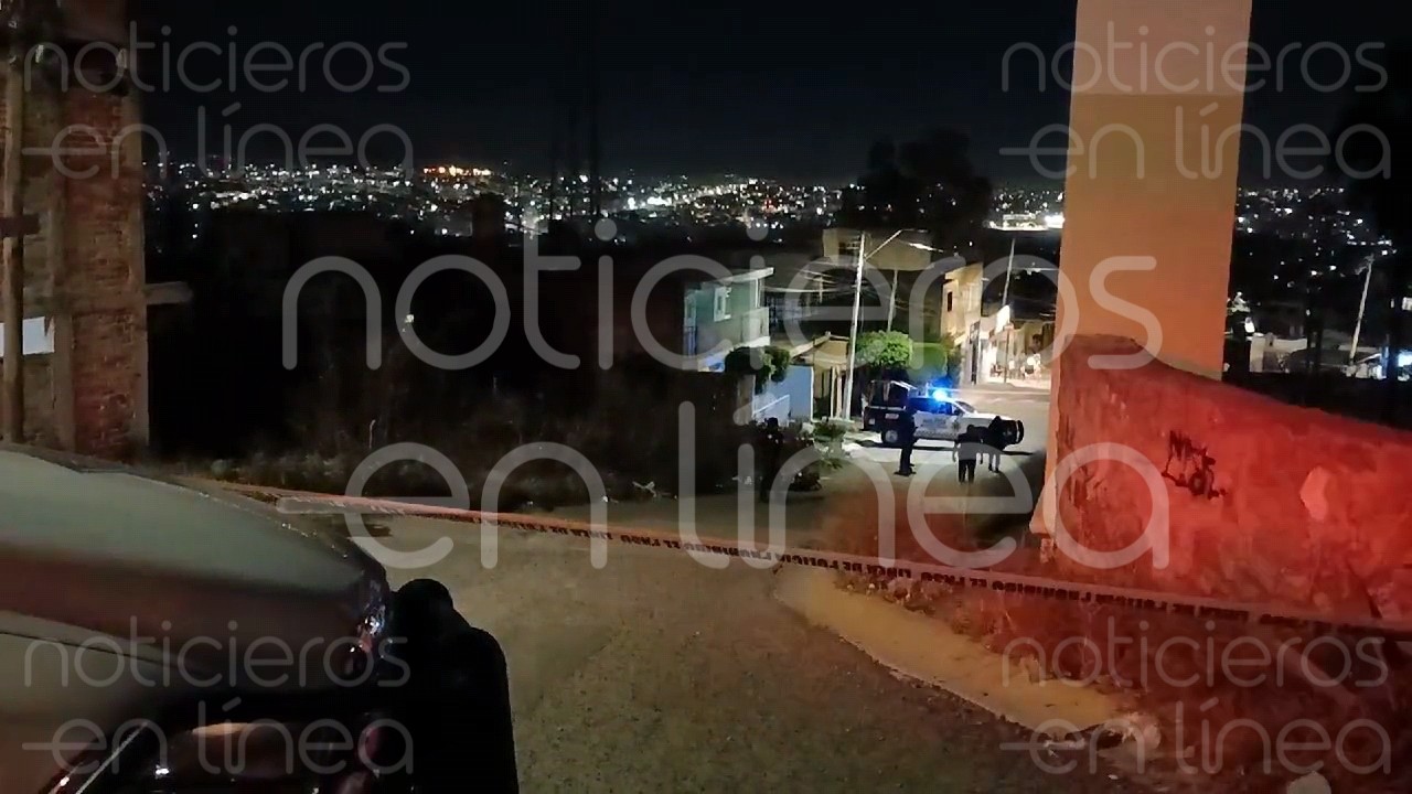 Hallan tres cuerpos en León; dos en la vía pública y otro dentro de una casa