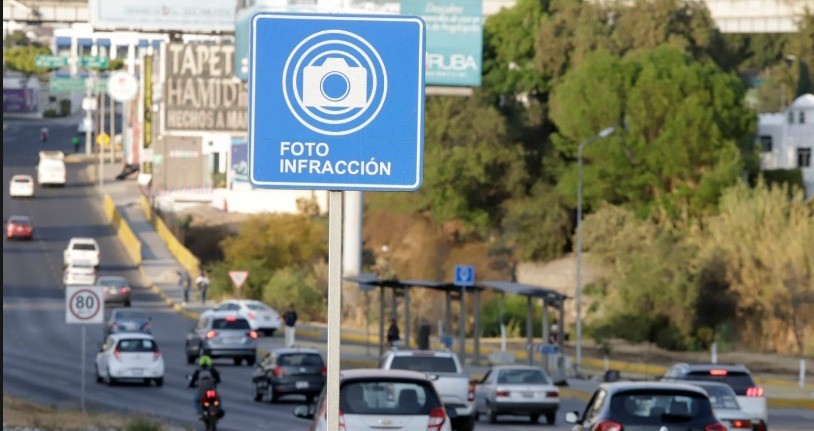 Conductores inconformes con sanciones impugnan fotomultas en León