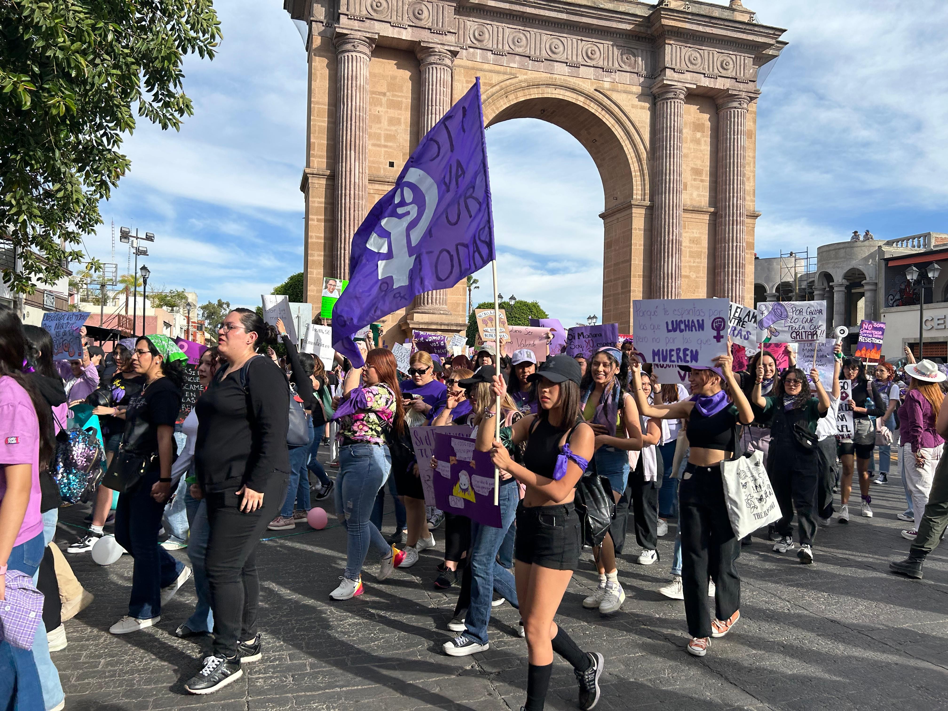 Marcha 8M en León 2024: miles de mujeres se apoderan de las calles para exigir justicia