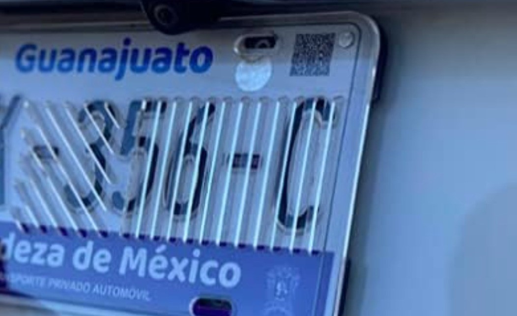 León: Suman casi 700 multas a conductores por ocultar placas con micas