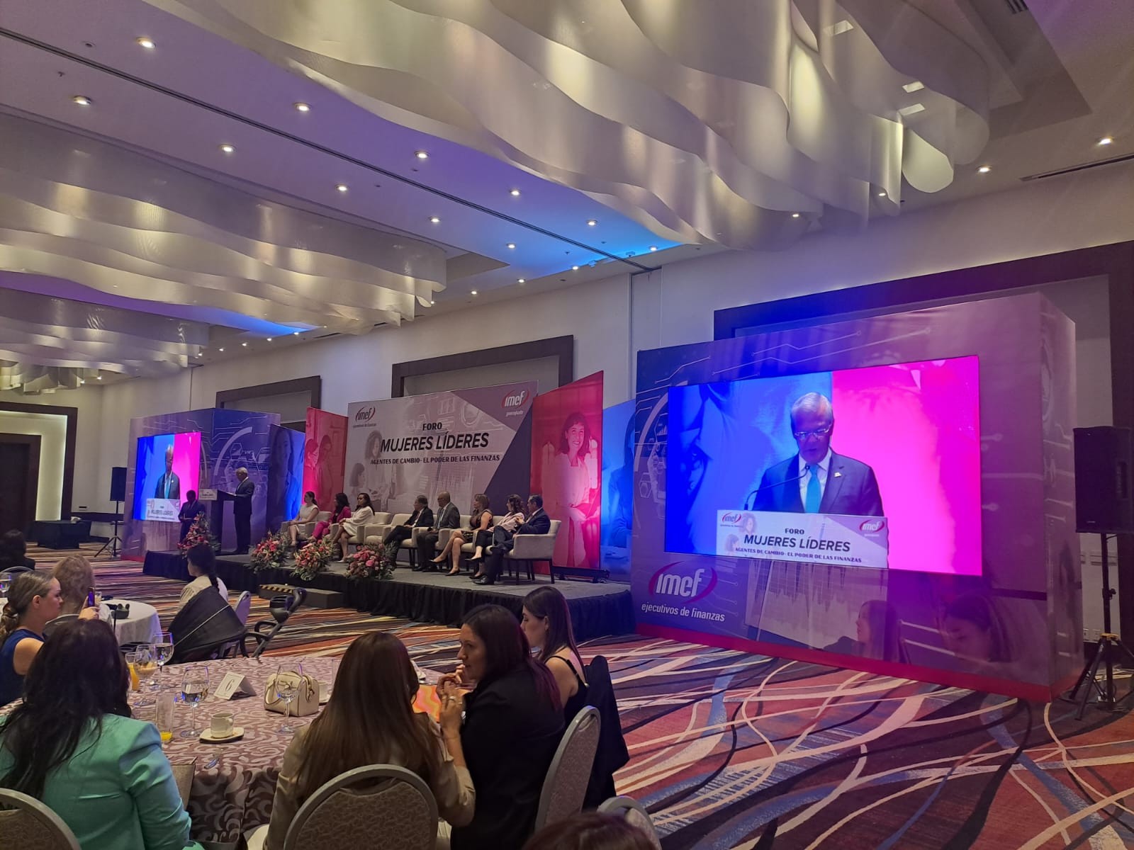 Falta casi el 40% de mujeres en tener acceso a productos financieros