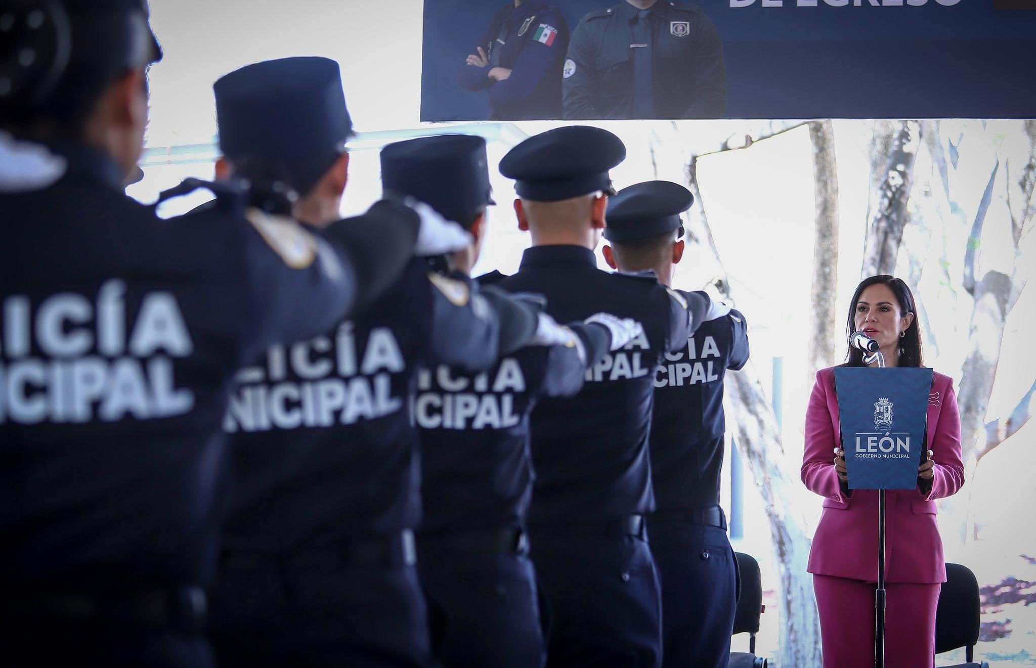 León: Aprueban apoyos a familiares de policías caídos o con discapacidad