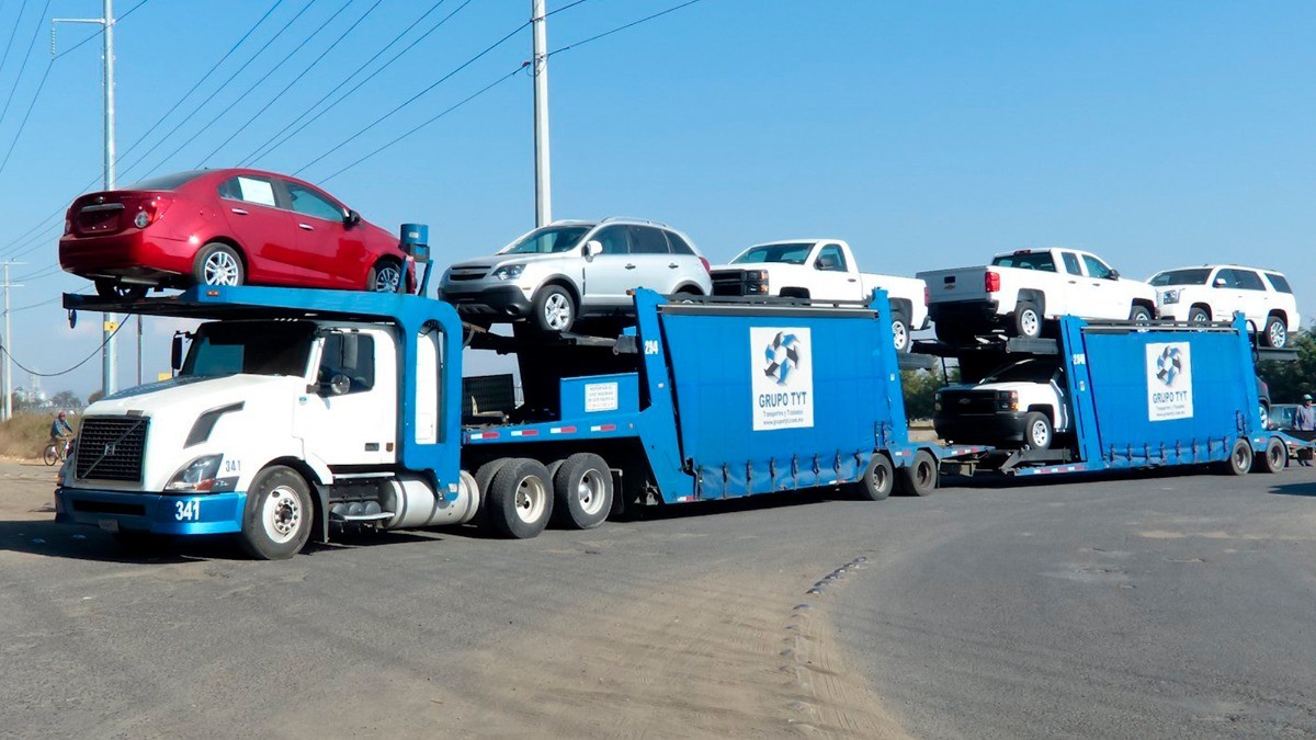 Roban a distribuidoras guanajuatenses 16 vehículos nuevos en carretera en 2024