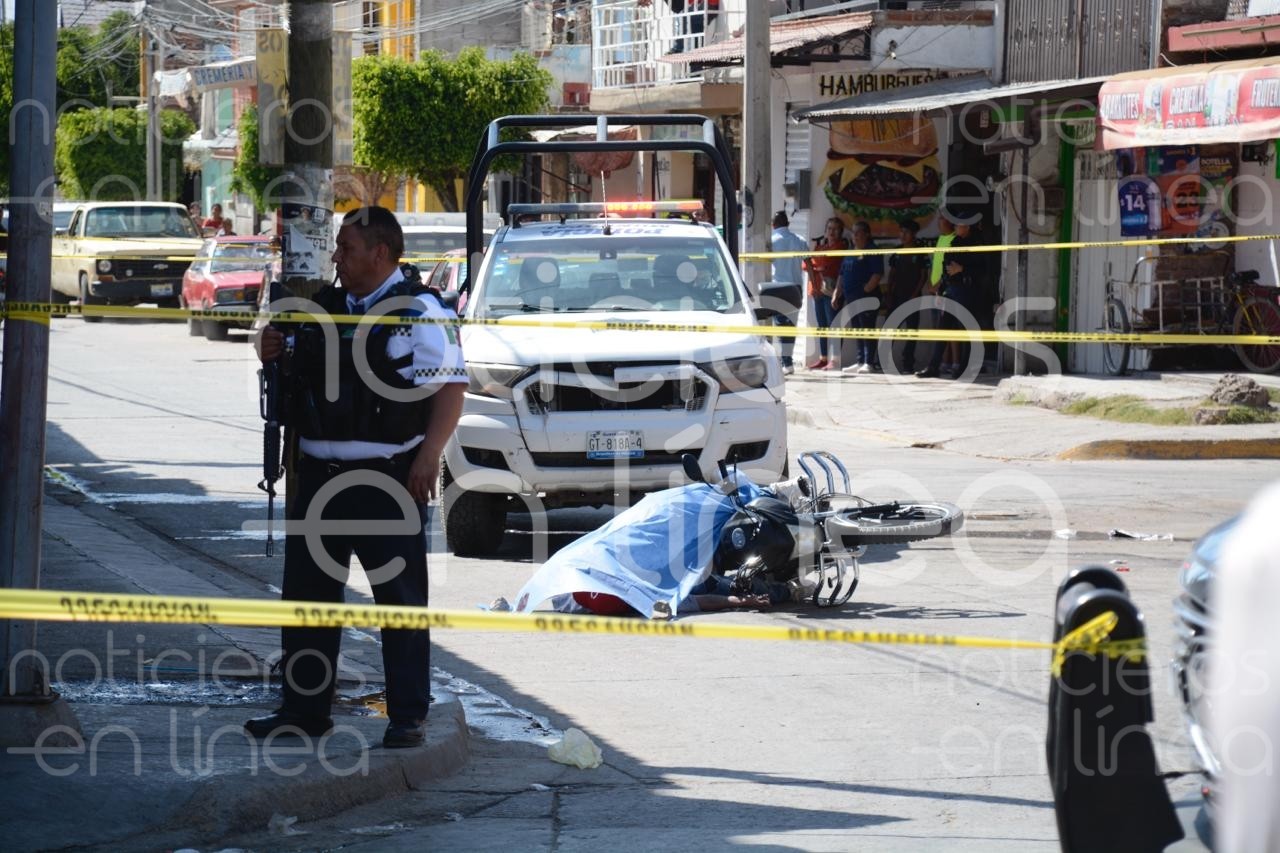 Asesinan a balazos a joven motociclista en la colonia Presitas