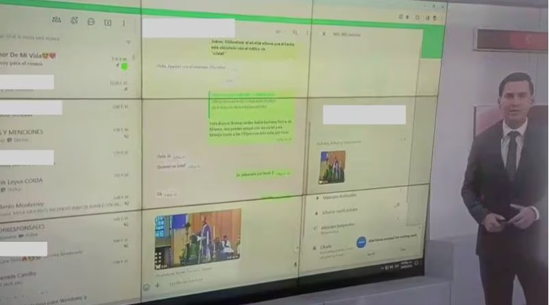Por descuido, revelan conversaciones de WhatsApp durante noticiero en México