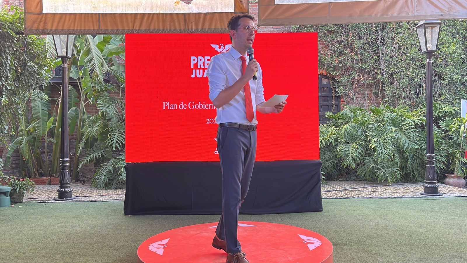 Propone Juan Pablo Delgado un tranvía y teleféricos en León