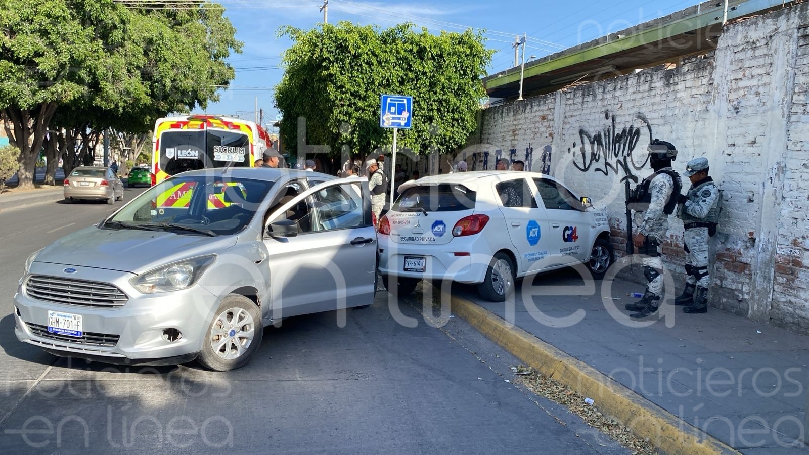 Asaltantes hieren a hombre en La Brisa; choca al intentar huir