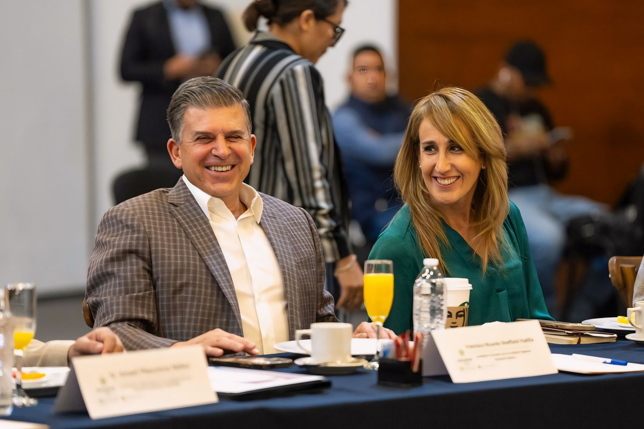 Gastan Sheffield y Magaña 6 veces más que Márquez y Adriana