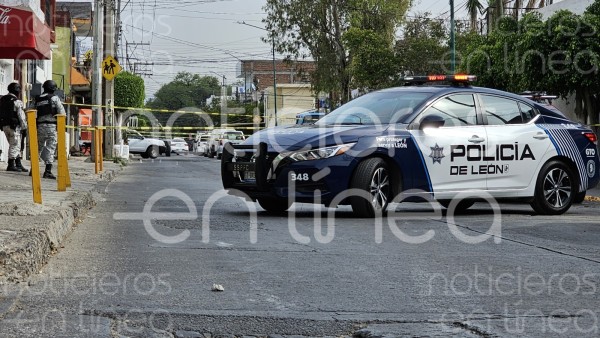 Atacan a balazos a hombre frente a una escuela en la colonia Peñitas