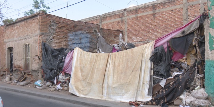 Domicilio repleto de basura es denunciado por vecinos del Coecillo