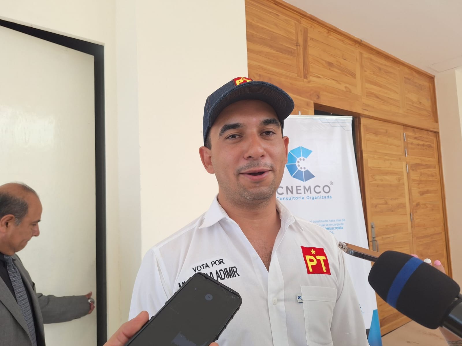 Reporta Vladimir Santos presunta amenaza, pero no denuncia ante la Fiscalía