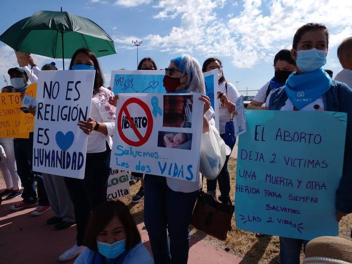 Organizaciones provida critican a candidatas por ir a foro feminista en Guanajuato