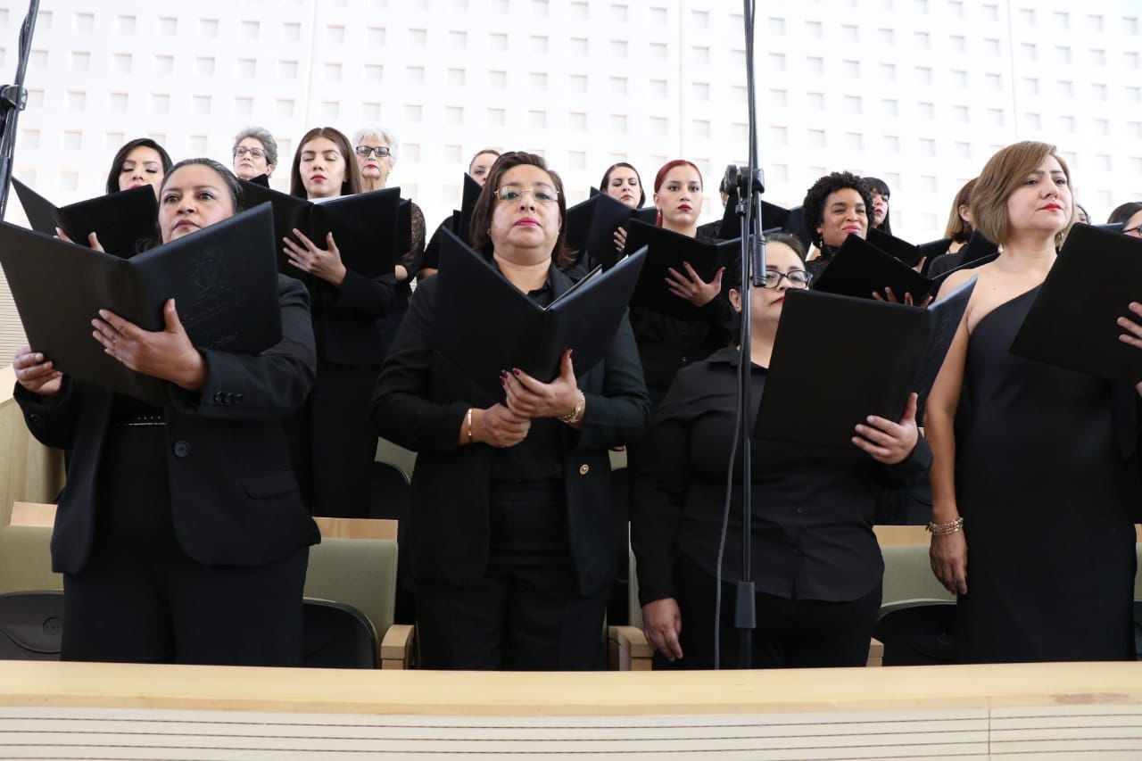 Por primera vez entonan el Himno del Estado de Guanajuato en el Congreso