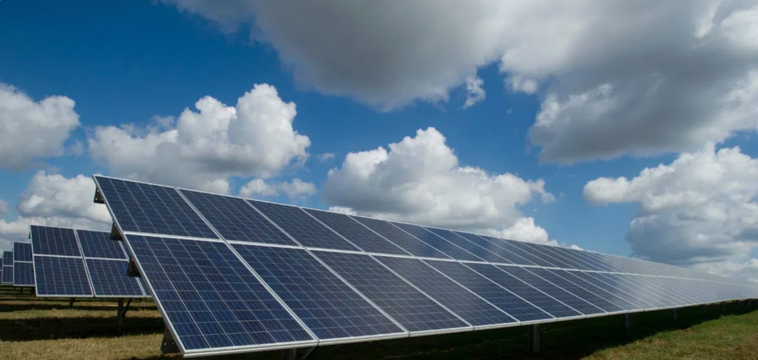 Ante apagones, llaman a la industria a apostar por energías limpias