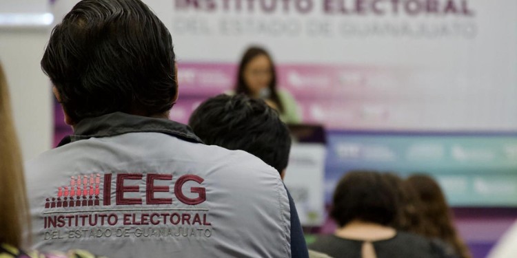 Morena presenció, firmo y avaló todo: IEEG