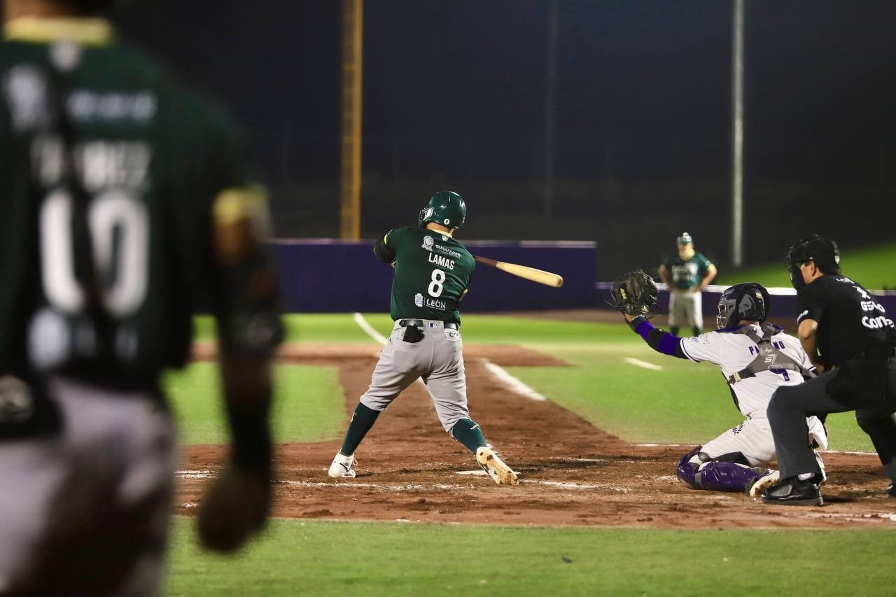 Aplastante derrota de Bravos en el segundo de la serie ante Conspiradores