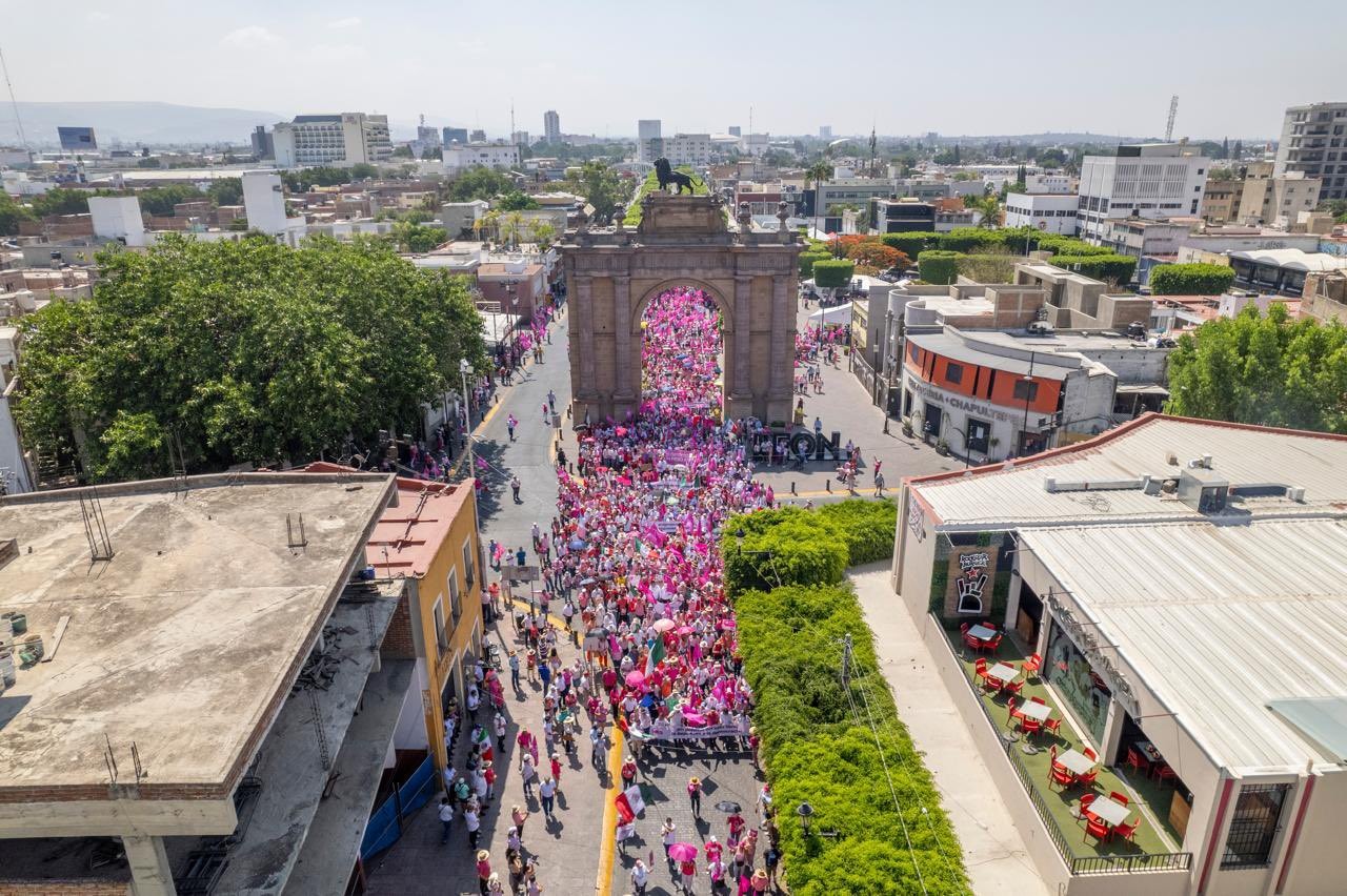 Convoca 'Marea Rosa' a 3 mil personas en León