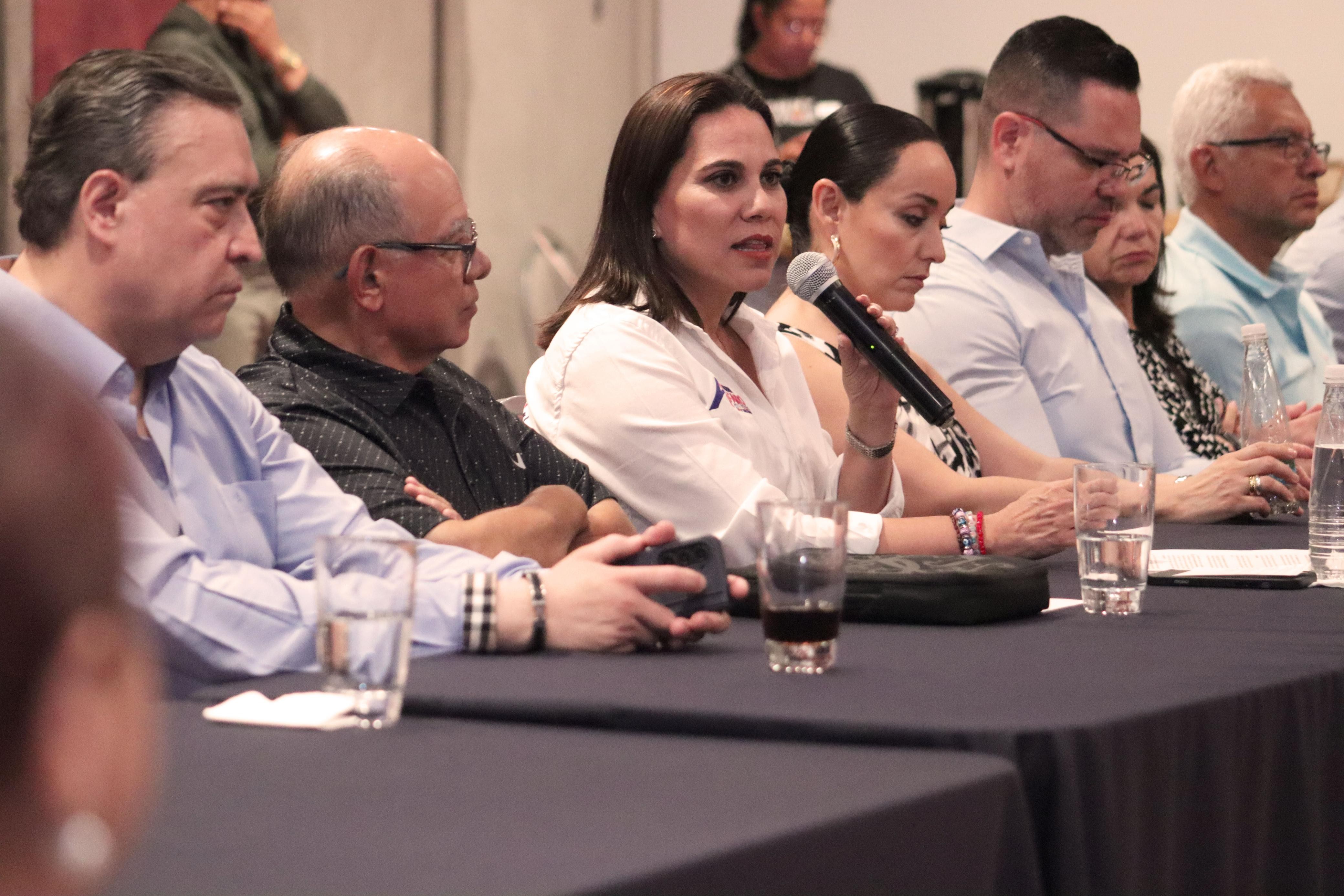 Ofrece Lorena Alfaro fortalecer el Comité Municipal de Salud