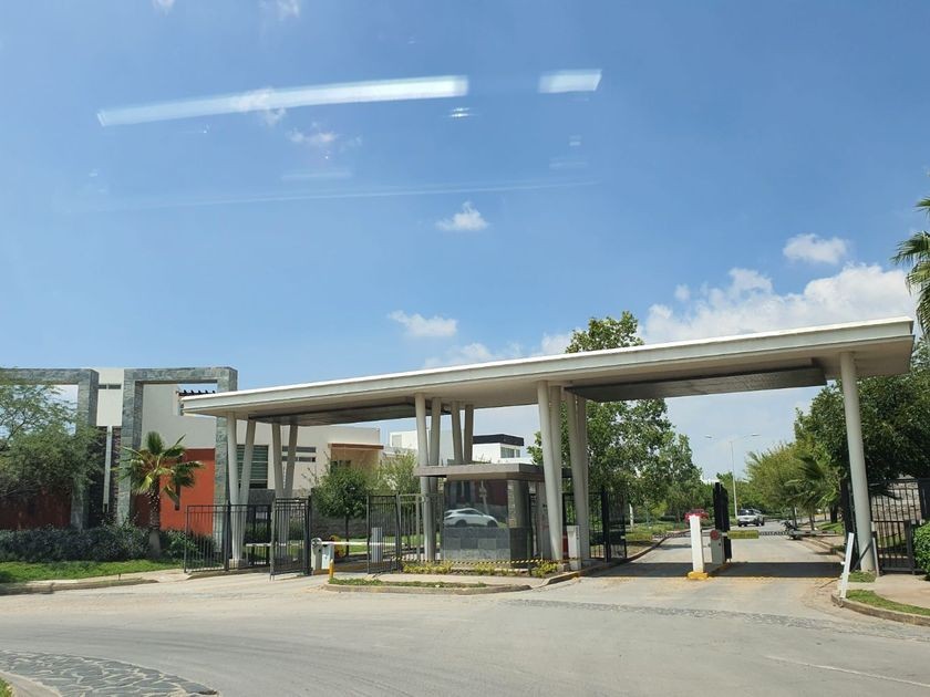 Revisa Congreso propuesta de regular mallas y rejas en fraccionamientos