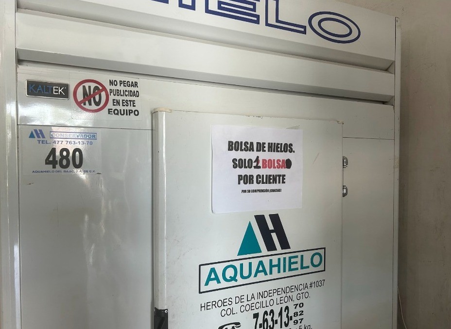 Por escasez, incrementa el precio de hielo en León