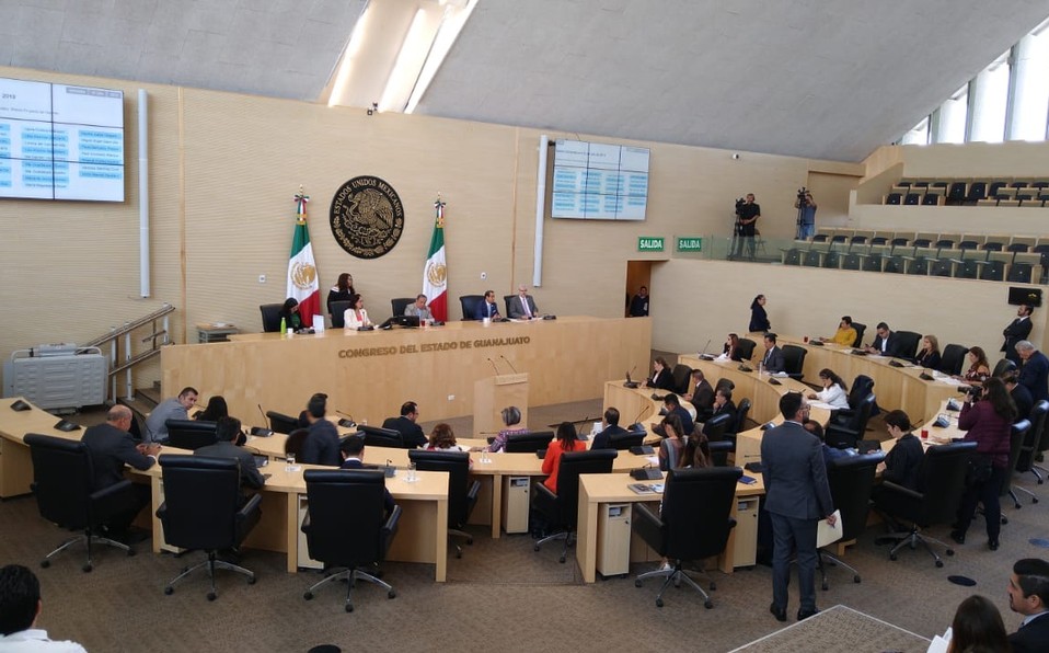 Hay tiempo para legislar identidad de género: opositores