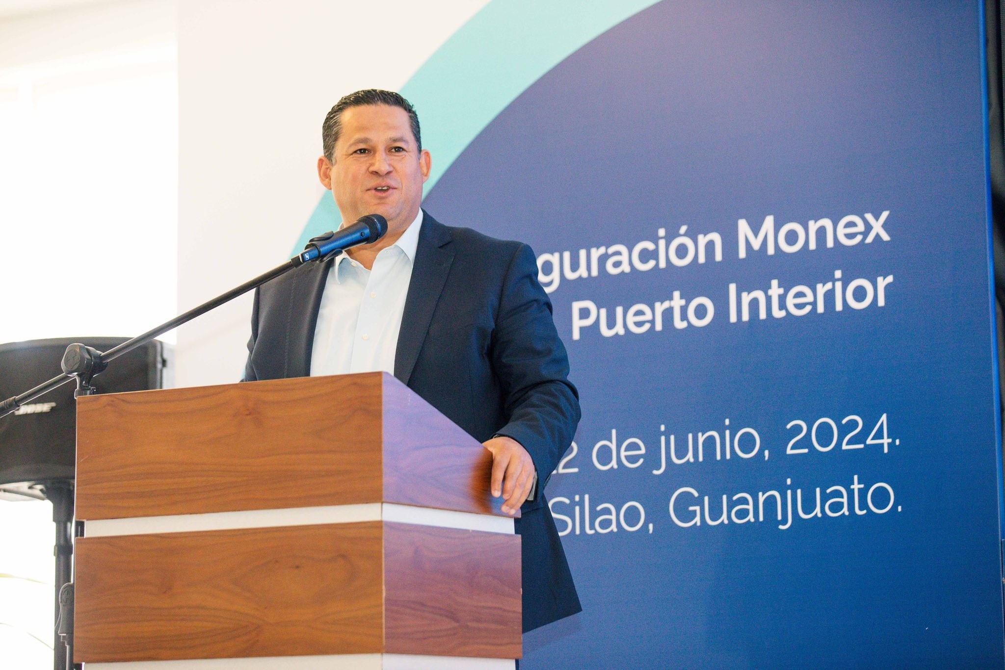 Programas sociales solo son paliativos, insiste Diego Sinhue